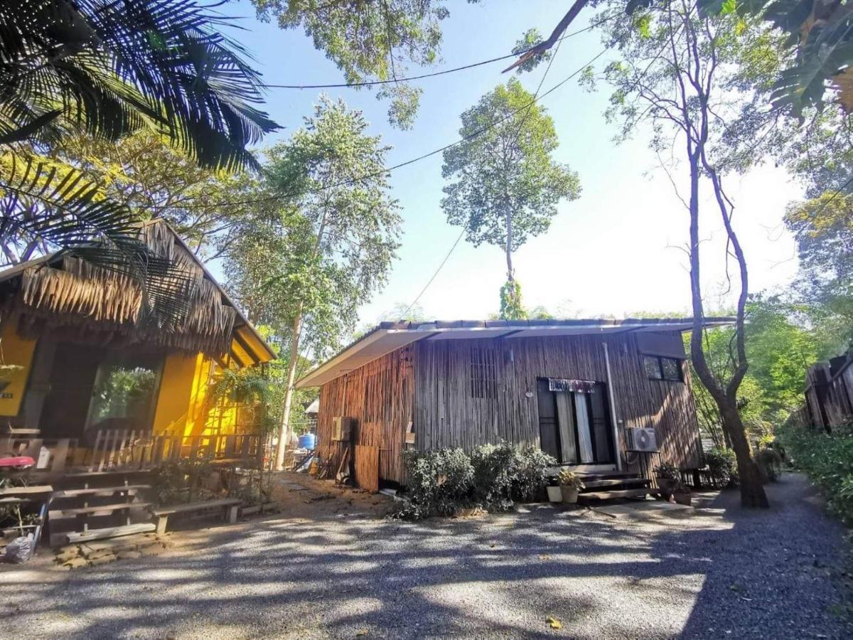 Brookhouse At Khaoyai Villa Ban Khanong Phra Klang Exteriör bild